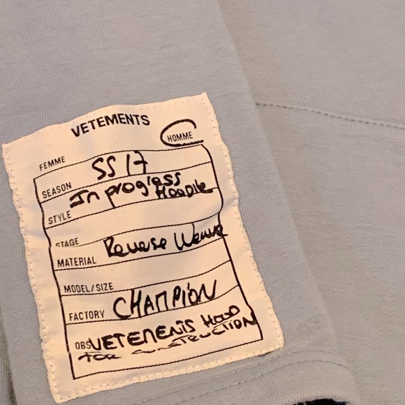 VETEMENTS Sweater - Picture 2 of 3